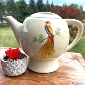 🎉HP🎉Vintage Teapot Bird Of Paradise  Boho Teapot The Enterprise Aluminum Co.